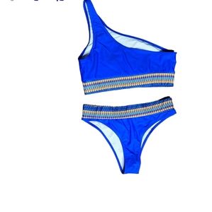 Women's blue/multi one sholder bikini set size L